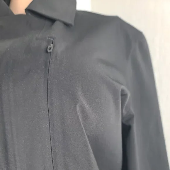 Lululemon Women's Black Rain Rebel Snap Closure Classic Rain Jacket Size M